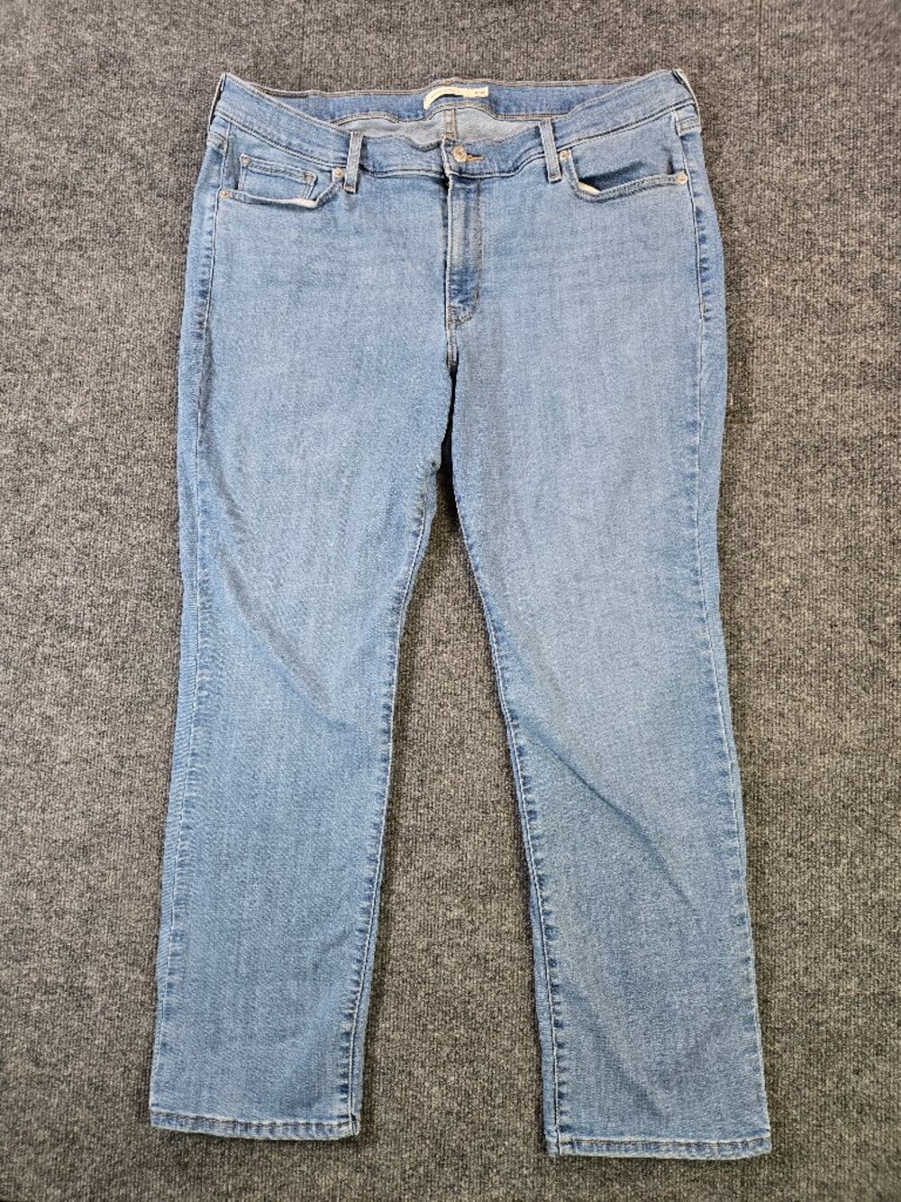 Levi’s Classic Straight Jeans Women’s 18W Plus Size Light Wash Stretch Denim